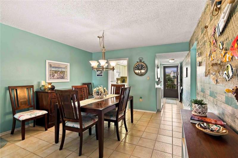 2 bedroom Condominium at 3617 Lake Bayshore Drive #401, Bayshore On The Lake Apts II Sec 2, Bradenton — photo 5