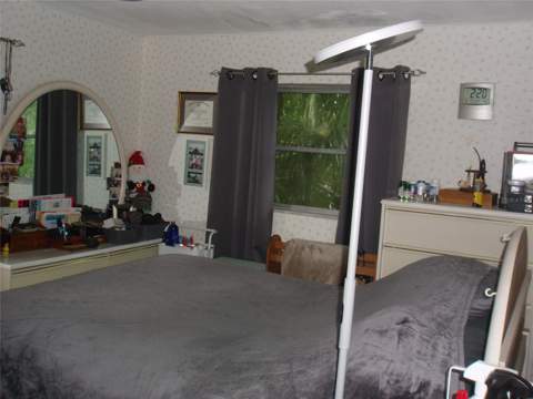120 SW Monroe Circle, St Petersburg FL - photo 17 of 18