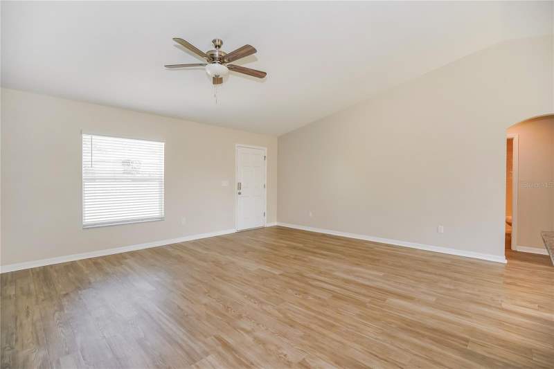 3 bedroom Single Family Residence at 24 Malauka Course Terrace, Silver Spgs Shores Un 31, Ocklawaha — photo 2