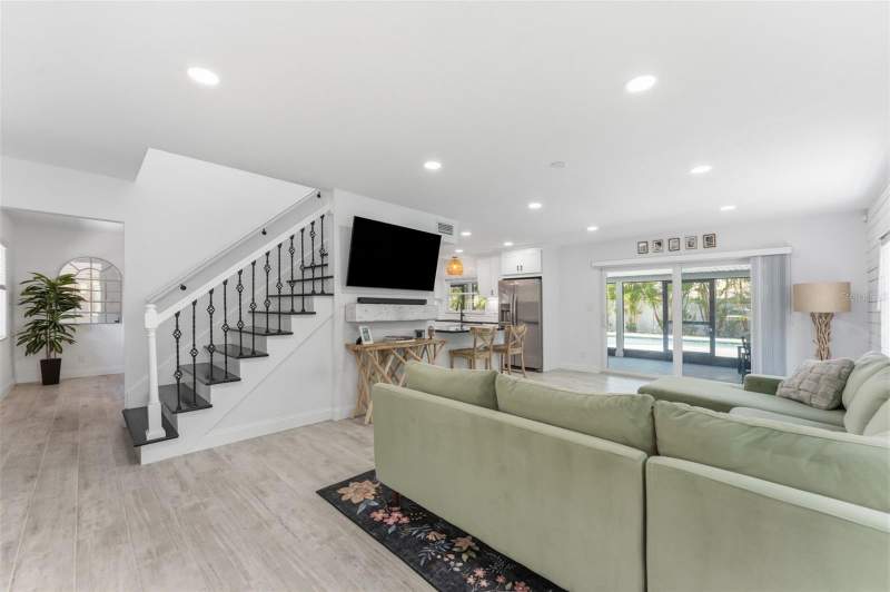 3 bedroom Single Family Residence at 2701 67th Way, Tyrone Park 1st Add, St Petersburg — photo 4