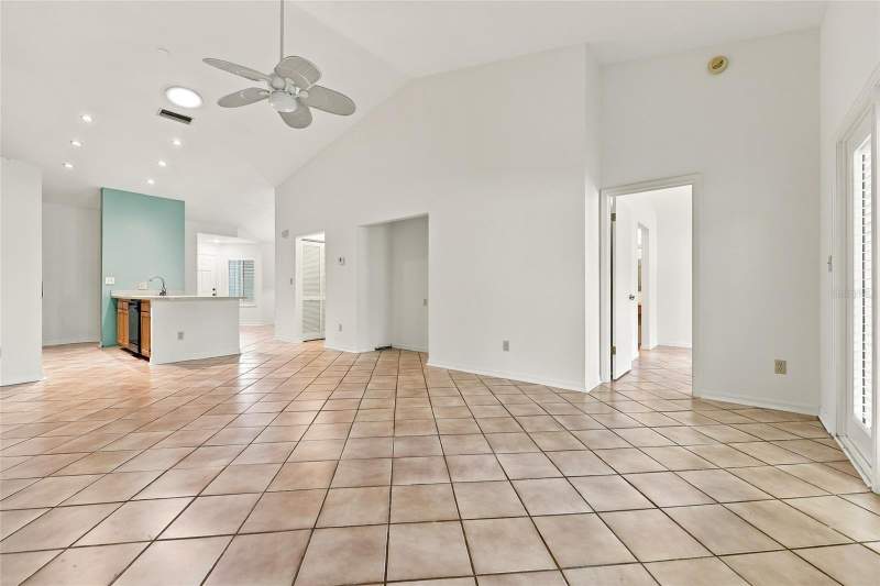 2 bedroom Townhouse at 916 NW 124th Drive, The Villas Of Westend, Newberry — photo 5
