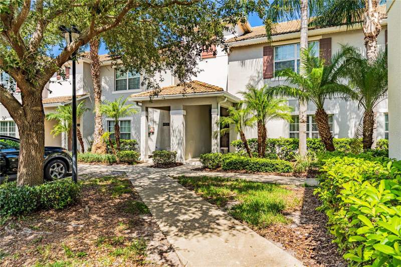 4 bedroom Townhouse at 4827 Clock Tower Drive, Storey Lake, Kissimmee — photo 2