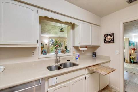 10522 SE 146th Terrace Road, Ocklawaha FL - photo 23 of 83