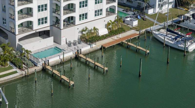  bedroom Dock-Rackominium at 211 Dolphin Point #2, La Brisa Del Mar Condo, Clearwater — photo 5