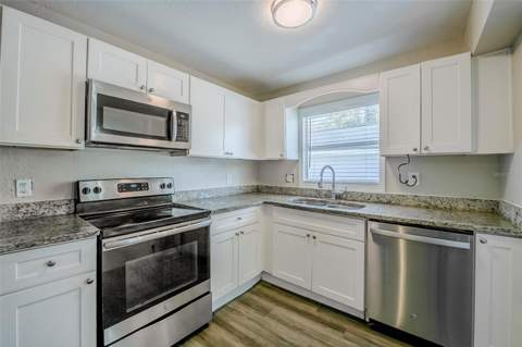 72 Campus View Drive, Orlando FL - photo 11 of 33