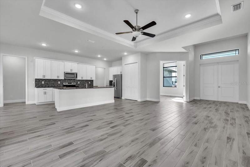 4 bedroom Single Family Residence at 459 NE 2nd Place, Cape Coral, Cape Coral — photo 2