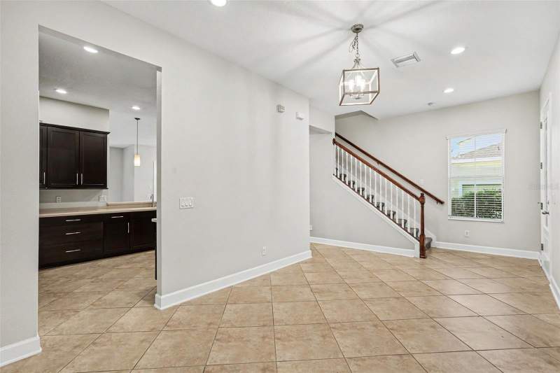 3 bedroom Single Family Residence at 11188 Grand Winthrop Avenue, Winthrop Village Ph Two-C, Riverview — photo 5
