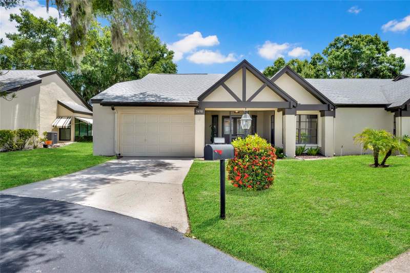 Highland Lakes Sutton PlaceHomes for Sale in Palm Harbor, FL