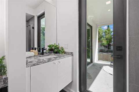 98 W Davis Boulevard, Tampa FL - photo 22 of 86