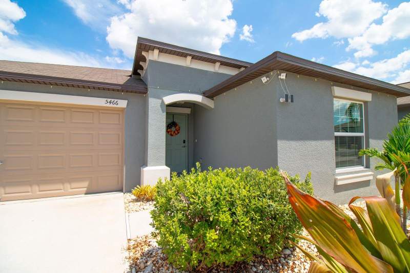 4 bedroom Single Family Residence at 5466 Blue Azure Drive, Berry Bay Sub, Wimauma — photo 4