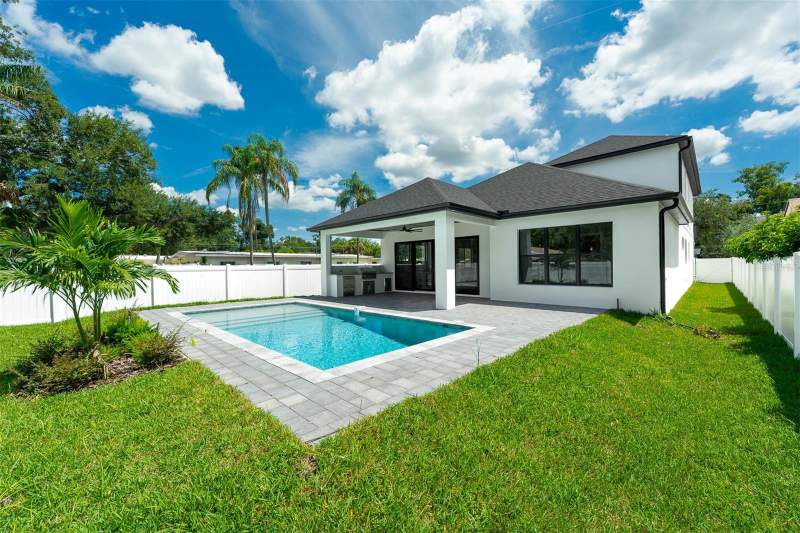 5 bedroom Single Family Residence at 1526 Miller Avenue, Lawndale, Winter Park — photo 2