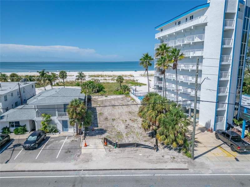 4 bedroom Single Family Residence at 10178 Gulf Boulevard, Sawyer & Harrells Add, Treasure Island — photo 4
