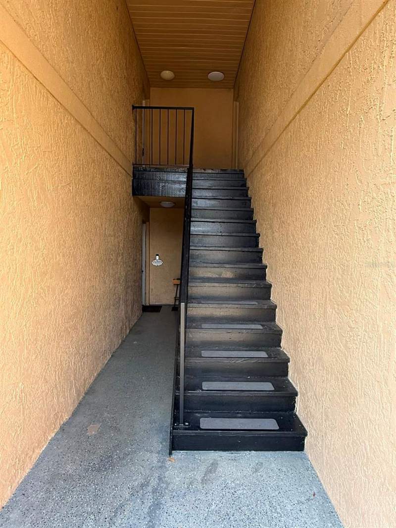2 bedroom Condominium at 2400 Barley Club Court #3, Hawthorne Village, Orlando — photo 2