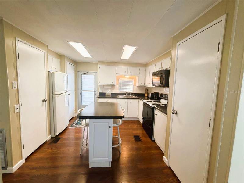 2 bedroom Mobile Home at 340 Palo Verde Drive, Hawthorne At Leesburg A Coop, Leesburg — photo 5