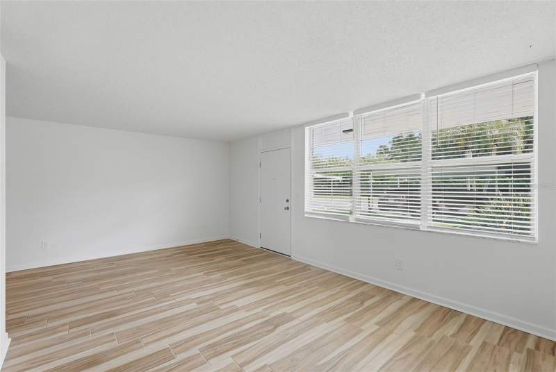 1 bedroom Condominium at 4720 Locust Street #120, Winston Park Northeast, St Petersburg — photo 5