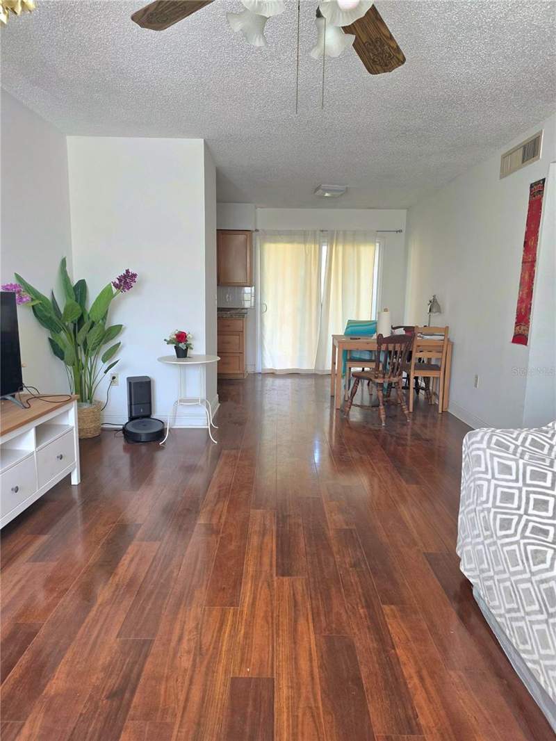 2 bedroom Condominium at 1920 E Edgewood Drive #A3, Lake Bentley Shores Condo Ph 01, Lakeland — photo 2