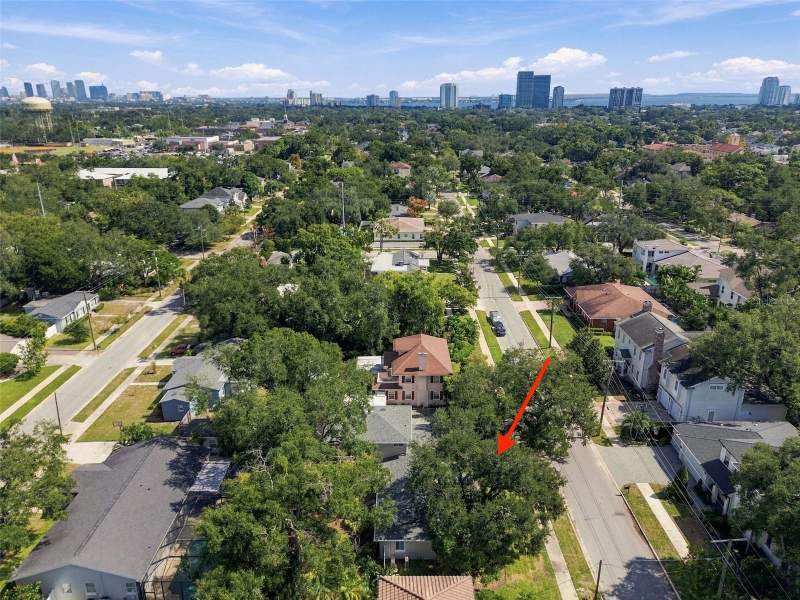 4 bedroom Single Family Residence at 3913 W Barcelona Street, Virgina Park, Tampa — photo 2