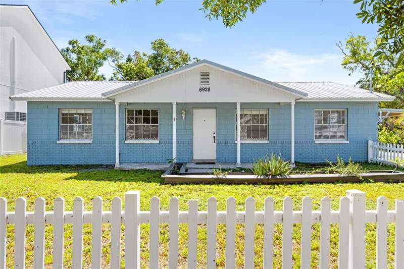 4 bedroom Single Family Residence at 6928 S WEST SHORE BOULEVARD, PORT TAMPA CITY MAP, TAMPA — photo 1