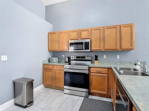 168 Hideaway Beach Lane, Kissimmee FL - photo 8 of 51