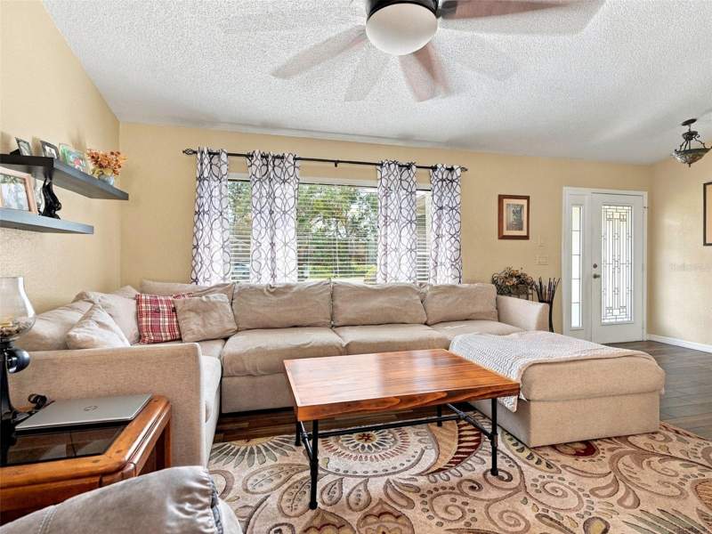 2 bedroom Single Family Residence at 13325 Barlington Street, Spring Hill, Spring Hill — photo 3