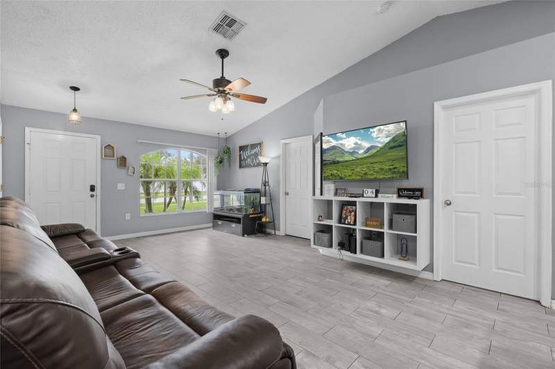4 bedroom Single Family Residence at 2472 Pine Chase Circle, Pine Chase Estates Unit 2, St Cloud — photo 5