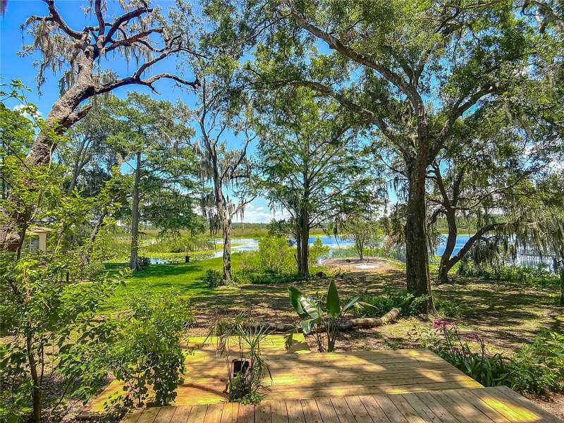 5 bedroom Single Family Residence at 8781 S Lakeshore Drive, Lake Shore, Floral City — photo 2