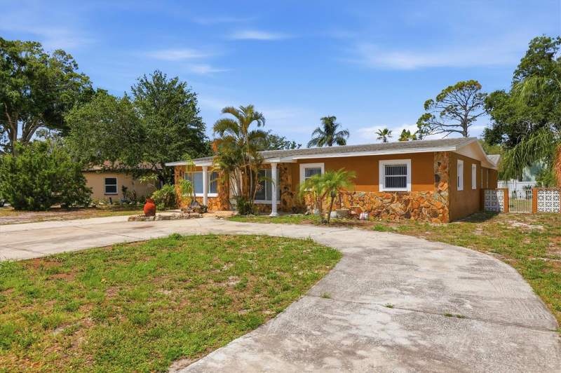 3 bedroom Single Family Residence at 721 Bayshore Drive, Fergusons Estates, Tarpon Springs — photo 3