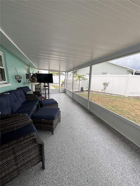 1002 Silver Palm Way, Apollo Beach FL - photo 7 of 27