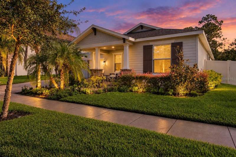 8524 VIVARO ISLE WAY home for sale in Windermere Isle