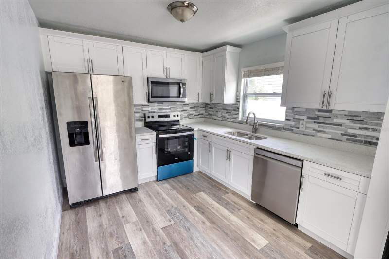 2 bedroom Single Family Residence at 116 44th Street, Halls Central Ave 3, St Petersburg — photo 2