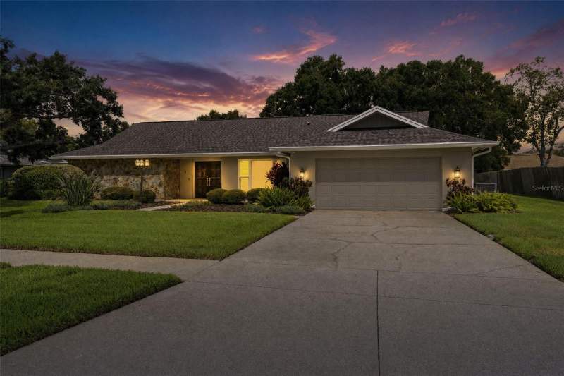 13916 MIDDLE PARK DRIVE home for sale in Carrollwood Village