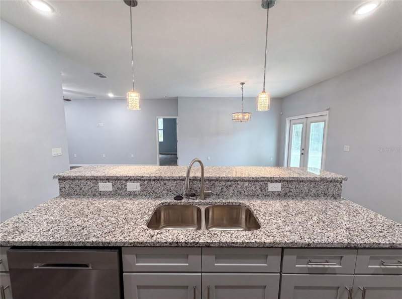 3 bedroom Single Family Residence at 1013 W 11th Street, Robinsons Survey Of An Add To Sanford, Sanford — photo 4