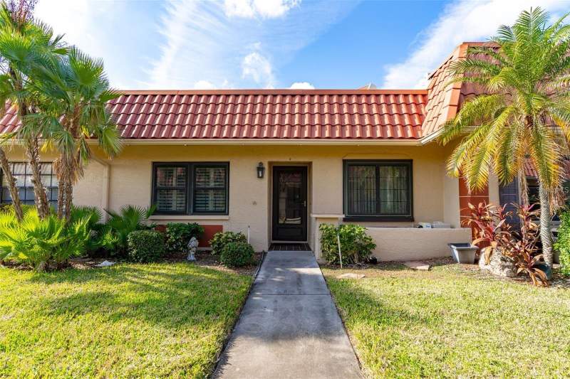 2 bedroom Villa at 19029 US HIGHWAY 19 #25D, IMPERIAL COVE 12, CLEARWATER — photo 2