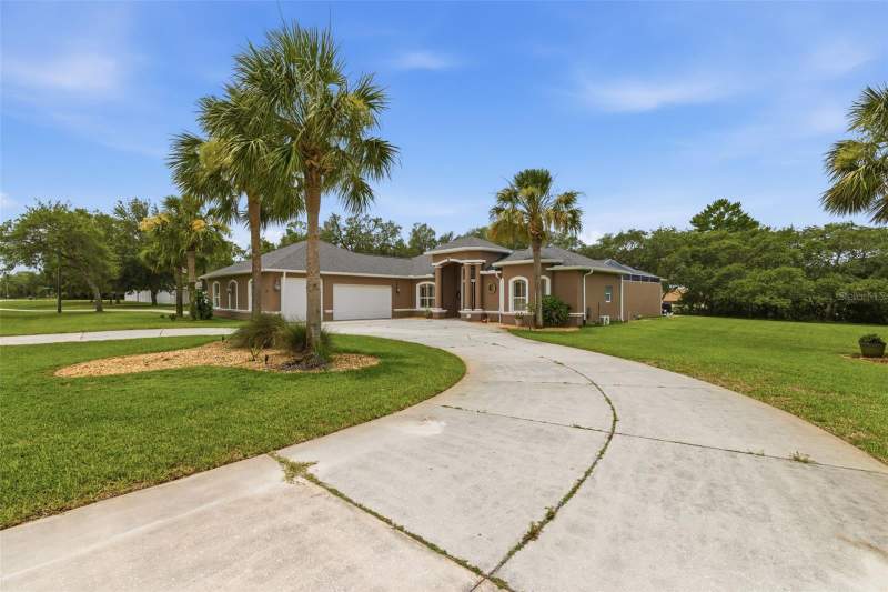 3 bedroom Single Family Residence at 11145 Mountain Mockingbird Rd, Royal Highlands, Weeki Wachee — photo 3