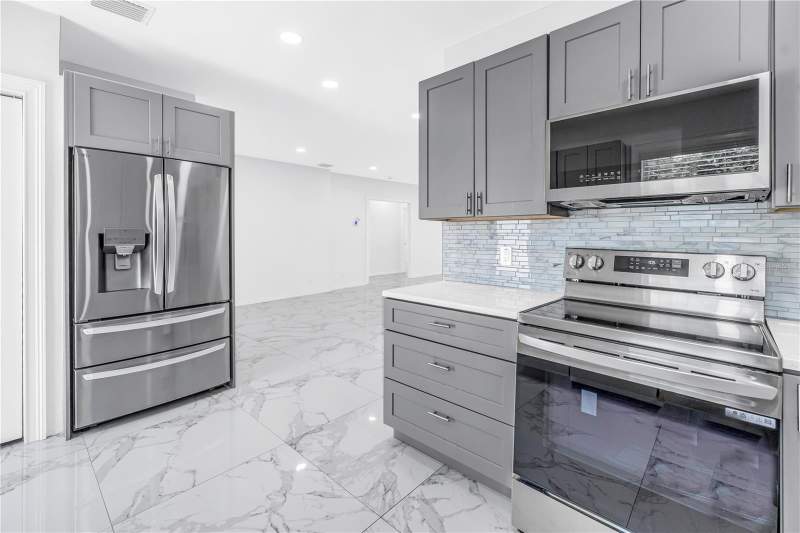 3 bedroom Single Family Residence at 1827 16th Street, Fruitland Heights, St Petersburg — photo 4