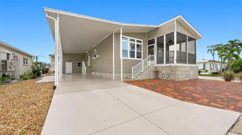 2 bedroom Manufactured Home at 10315 Cortez Road #2F, Paradise Bay Estates Co-Op, Bradenton — photo 2