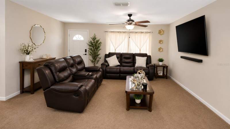 3 bedroom Single Family Residence at 16222 SW 28th Court, Marion Oaks Un 04, Ocala — photo 2