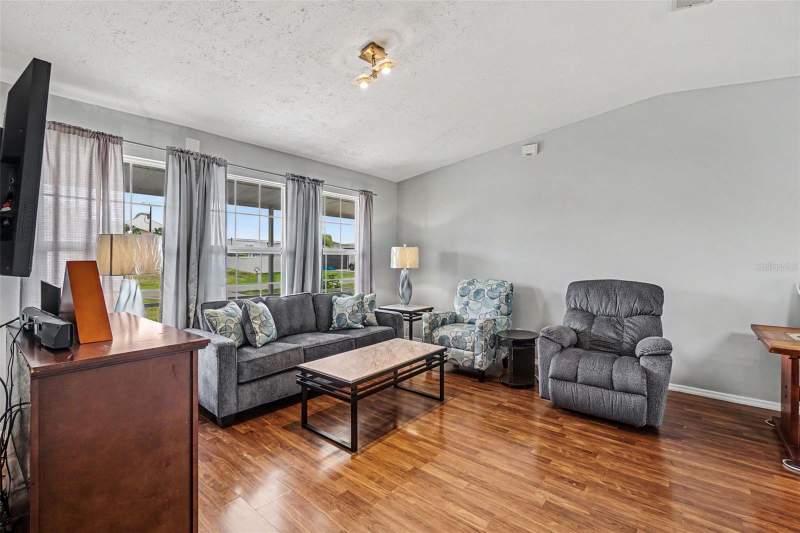 3 bedroom Single Family Residence at 316 SW 19th Terrace, Cape Coral, Cape Coral — photo 5