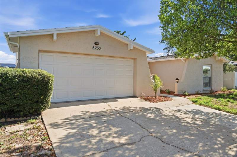 2 bedroom Single Family Residence at 8233 Redfield Drive, The Lakes, Port Richey — photo 3
