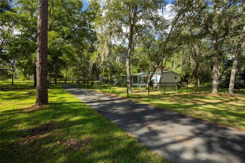14890 SE 20TH STREET home for sale in Williston Highlands