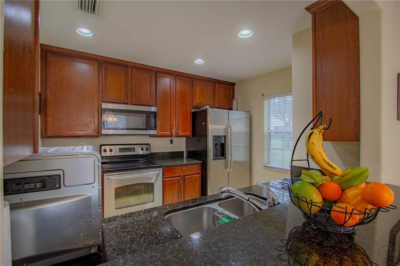 3 bedroom Townhouse at 10917 Brickside Court, Summerfield Village 1 Tr 2, Riverview — photo 5