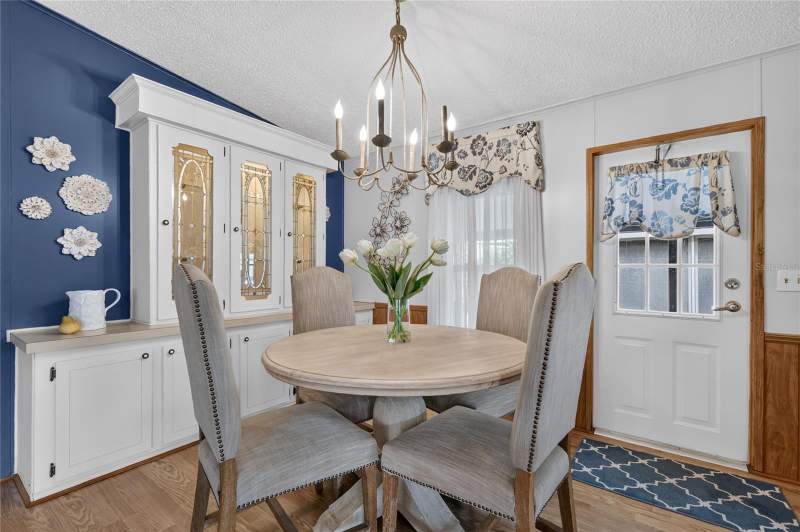 2 bedroom Manufactured Home at 572 Tammi Drive, Bonfire Mobile Home Village Sub, Leesburg — photo 5