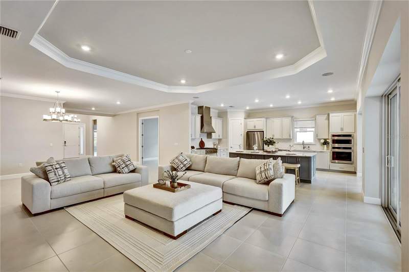 4 bedroom Single Family Residence at 15281 Contenta Loop, Azario Esplanade Ph Vi Subphas, Lakewood Ranch — photo 5