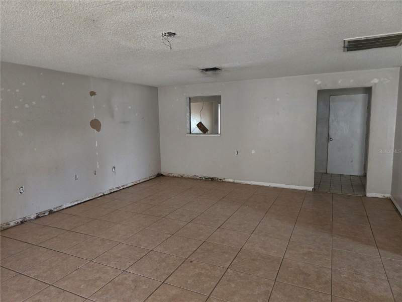 3 bedroom Single Family Residence at 6124 11th Street, Tyson Sub, Zephyrhills — photo 4