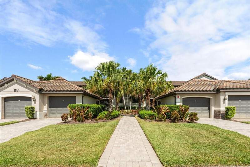 5557 PALMER CIRCLE #202 home for sale in Lakewood National Condos for Sale &amp; Prices