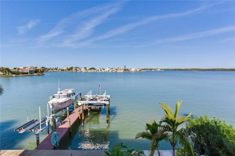 4 bedroom Single Family Residence at 16480 REDINGTON DRIVE, REDINGTON BEACH HOMES 5TH ADD, REDINGTON BEACH — photo 2