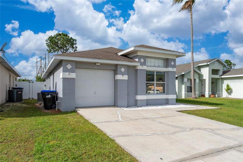 3 bedroom Single Family Residence at 217 WOODBAY COURT, GREENPOINTE, ORLANDO — photo 2