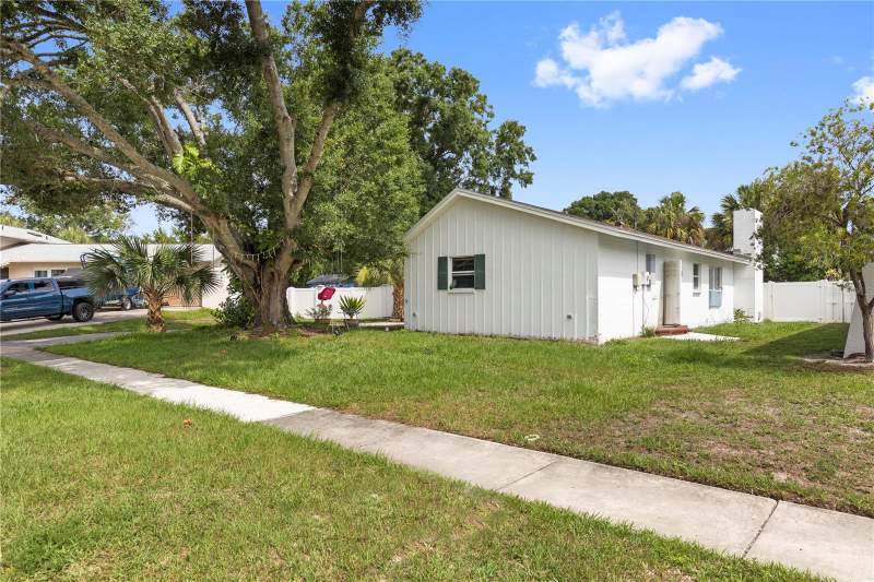 3 bedroom Single Family Residence at 7529 Armand Circle, Townn Country Park Sec 9 Un 02, Tampa — photo 4