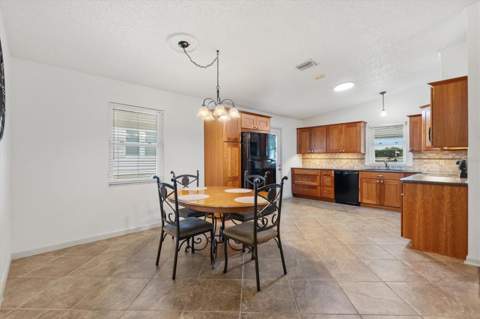 1534 Hillcrest Drive, Lady Lake FL - photo 8 of 34