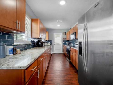 7018 Glenview Drive, Tampa FL - photo 13 of 44